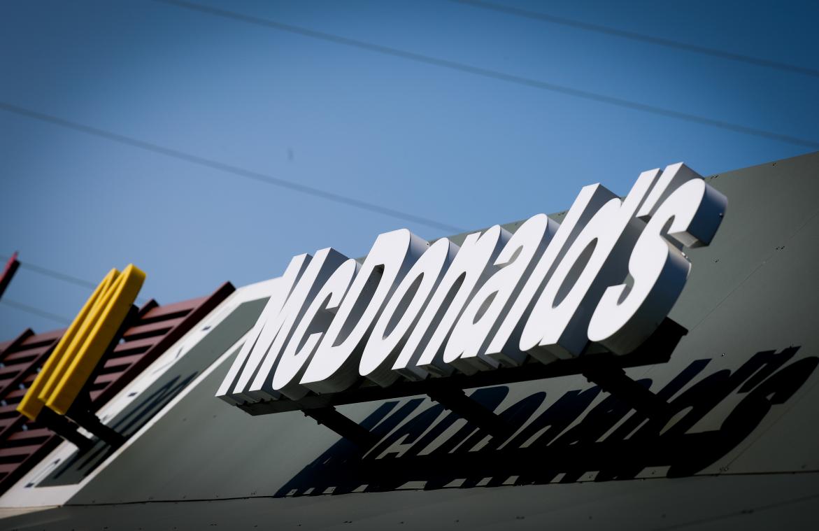 Oostenrijkse McDonald's doet nu ook dienst als Amerikaanse mini-ambassade
