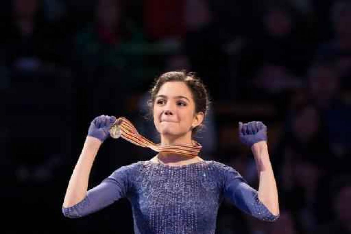 Russin Evgenia Medvedeva (16) verovert wereldtitel kunstschaatsen