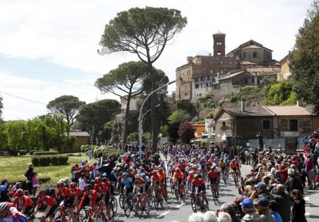 Giro: Masnada triomfeert in zesde etappe, Conti is de nieuwe leider