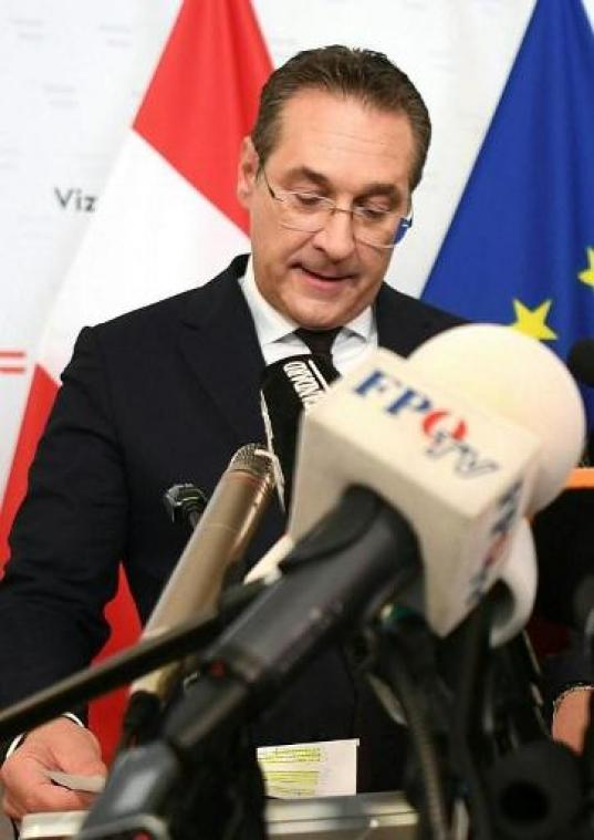 Strache stapt op als vicekanselier