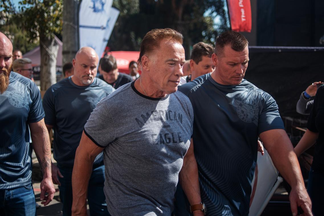 Arnold Schwarzenegger incasseert rake trap in Zuid-Afrika