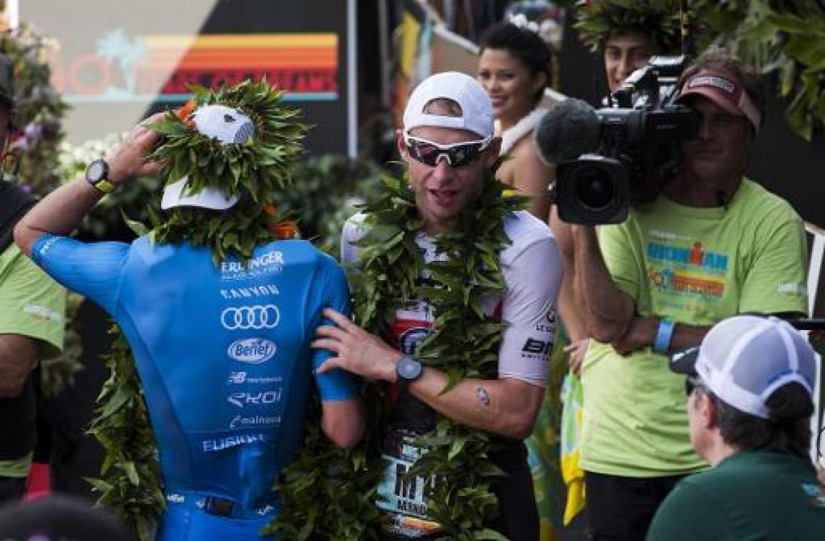 Bart Aernouts wint Ironman 70.3 van Barcelona, Sara Van De Vel 2e bij de vrouwen