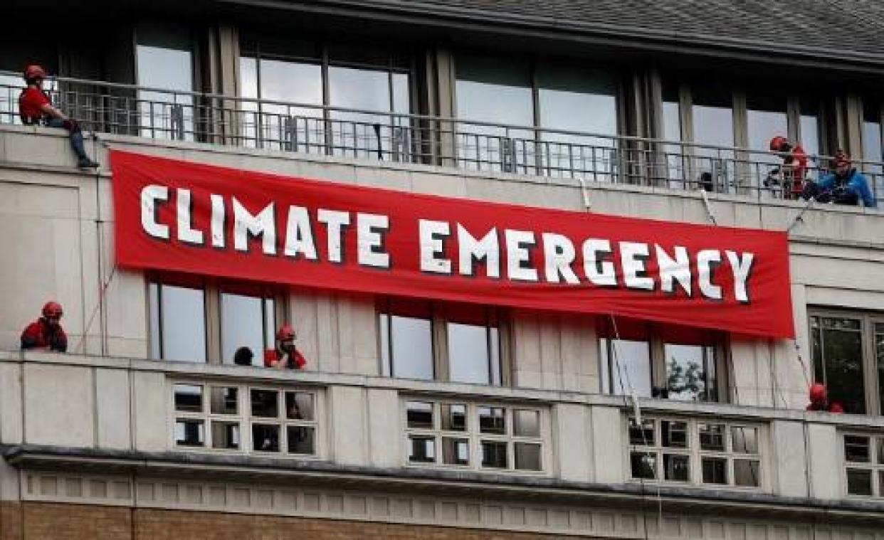 Greenpeace-activisten blokkeren hoofdkantoor oliebedrijf BP in Londen