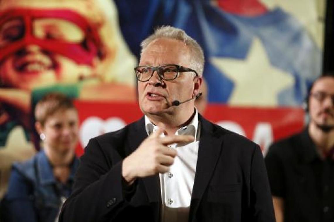 Meer dan 100 BV's tekenen stemoproep voor Peter Mertens
