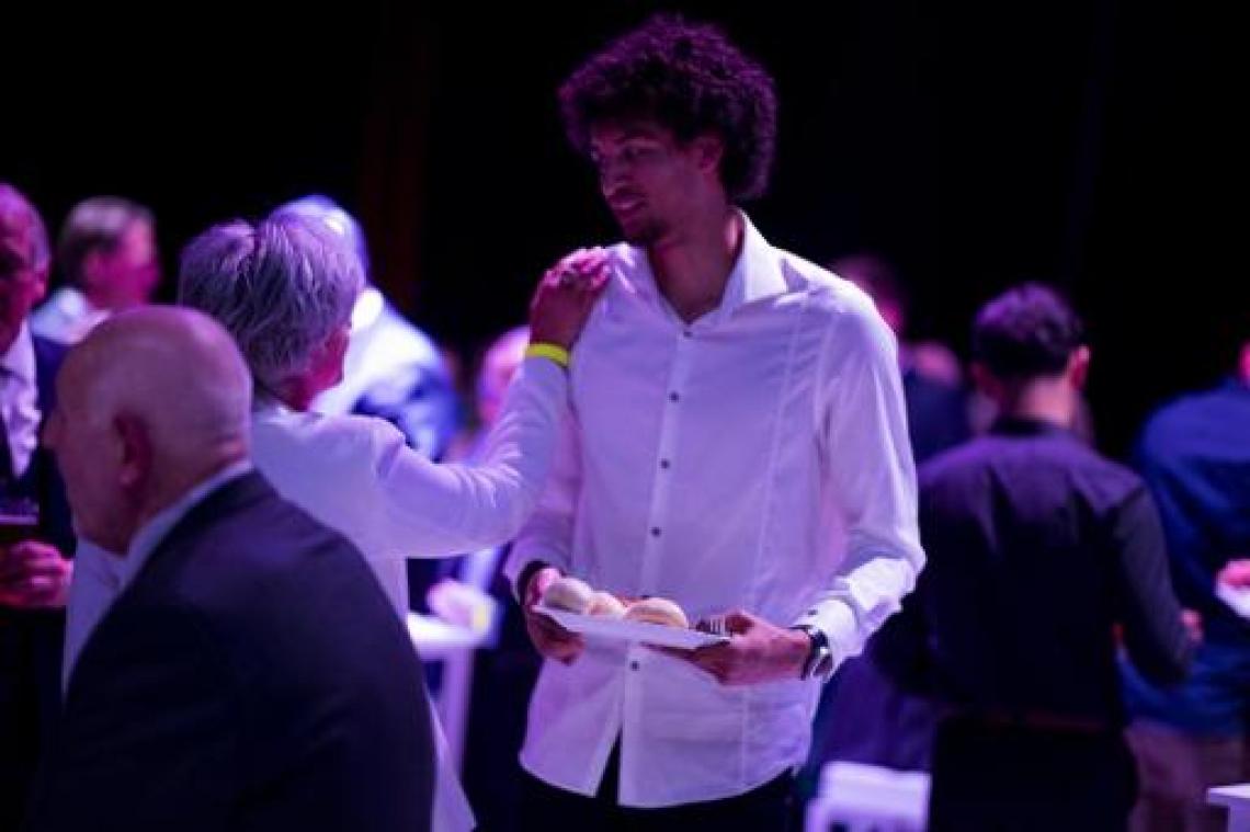 EuroMillions Basket League - Ismael Bako en Laure Resimont verkozen tot Belgische Speler en Speelster van het Jaar