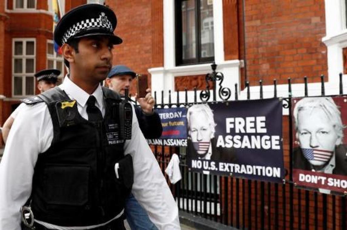 Washington kondigt 17 nieuwe aanklachten aan tegen Julian Assange