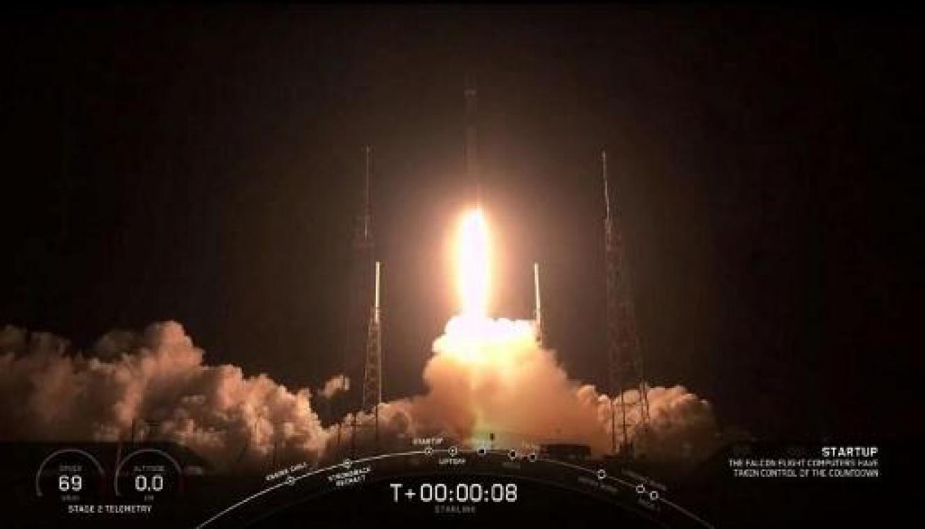 SpaceX lanceert eerste reeks satellieten voor snel internet
