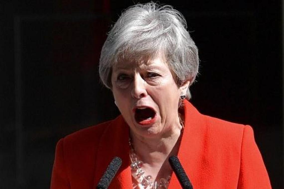 Merkel "respecteert" beslissing May, Macron looft haar "moedig werk"
