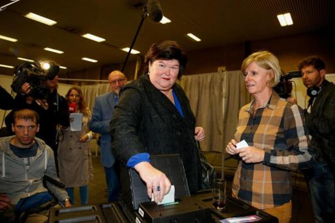 Maggie De Block brengt stem uit in Merchtem