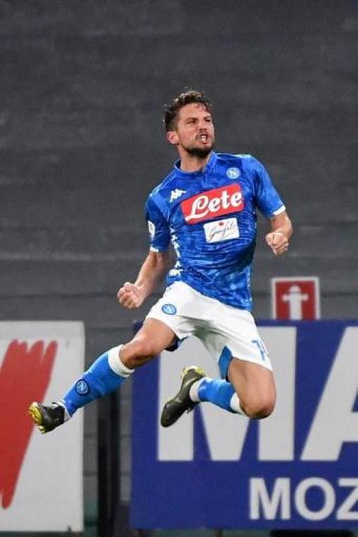Dries Mertens speelt ook volgend seizoen nog bij Napoli: "Voel me hier thuis"