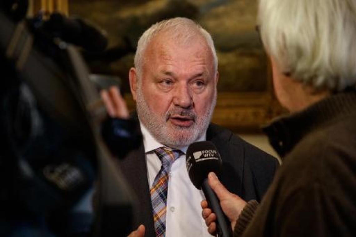 Dedecker herhaalt verzet tegen cordon sanitaire