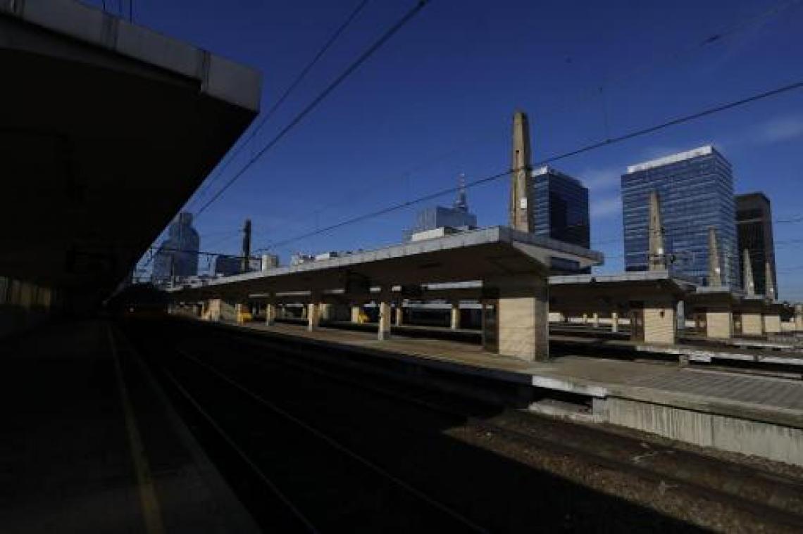 Opnieuw treinverkeer tussen Brussel-Noord en Brussel-Zuid, stoppen opnieuw in Noord