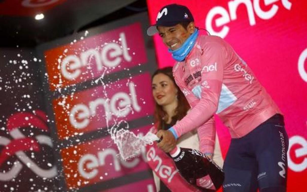 Carapaz steviger in het roze: "Een stuk rustiger nu"