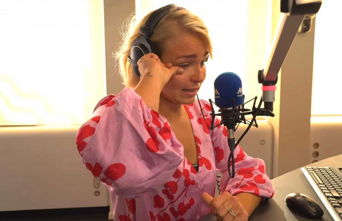 VIDEO. Emotionele Julie Van den Steen neemt afscheid van de radio