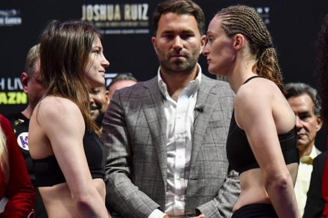Delfine Persoon en Katie Taylor houden het beleefd bij weging