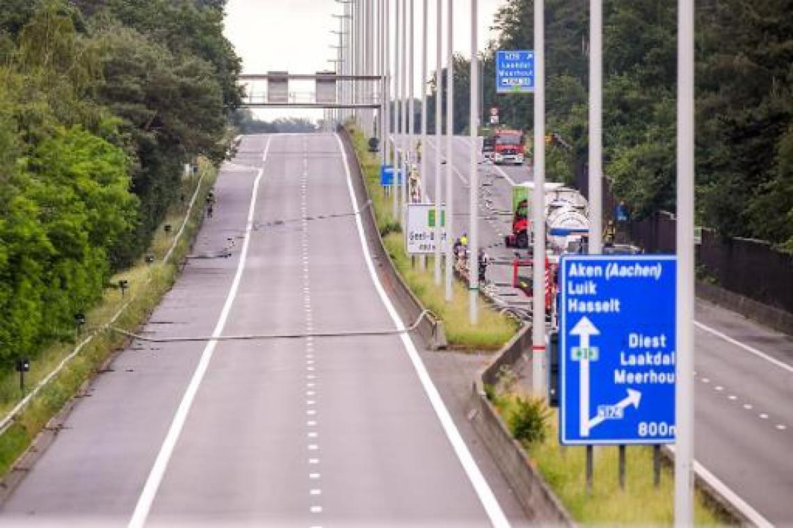 Ook wegdek beschadigd, snelweg blijft afgesloten