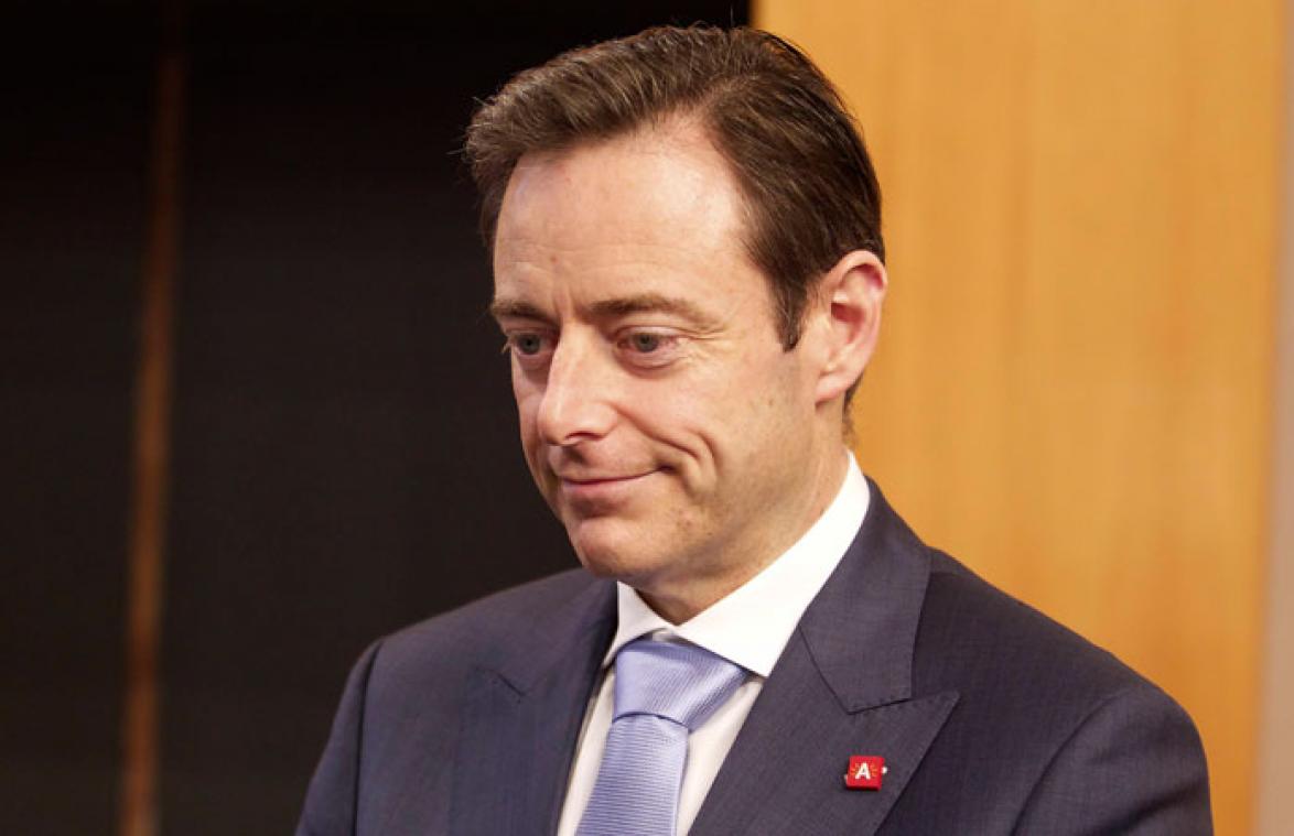 Bart De Wever trots dat hij dit bekend koppel mocht trouwen (foto)