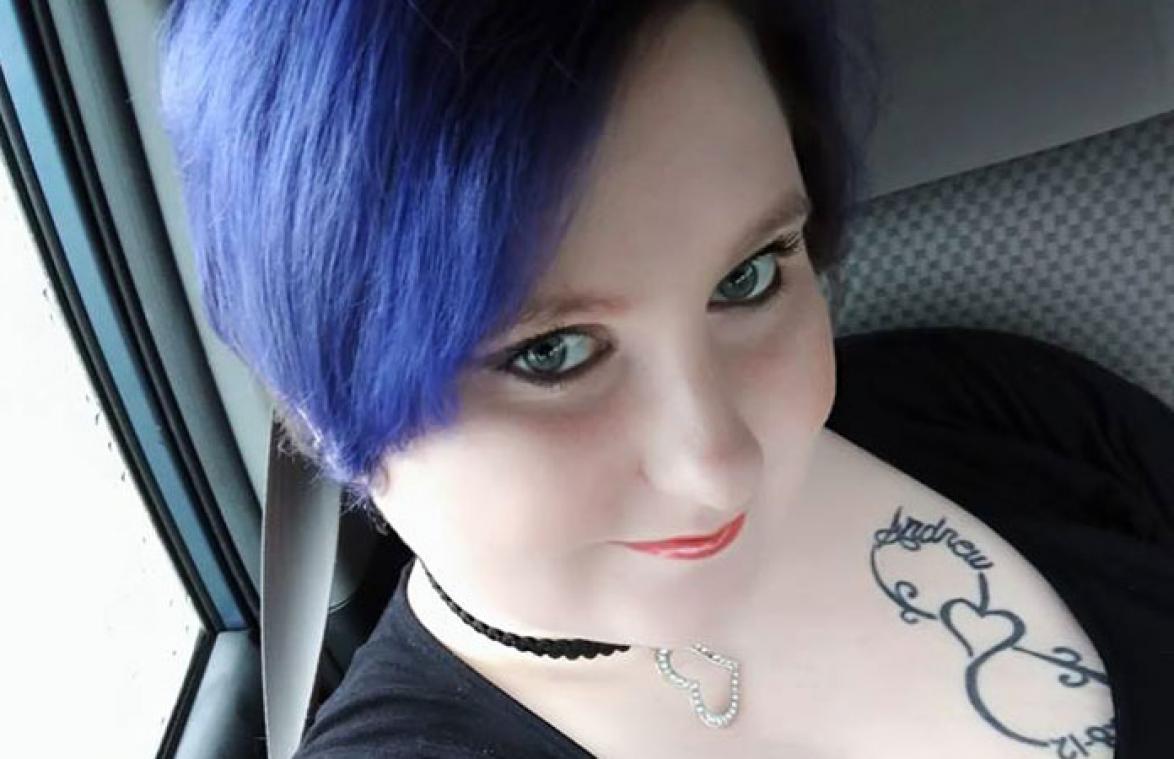 Vrouw uit restaurant gezet wegens 'te uitdagende' outfit (foto)