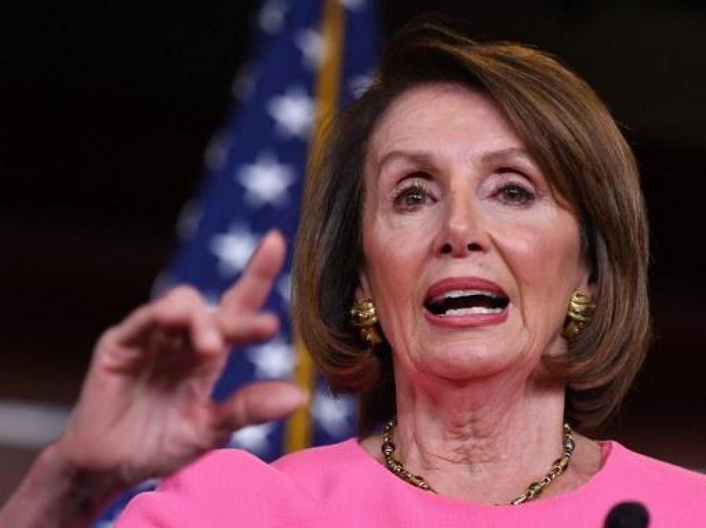 Pelosi hekelt Trumps onderhandelingstechniek van bedreigingen en driftbuien
