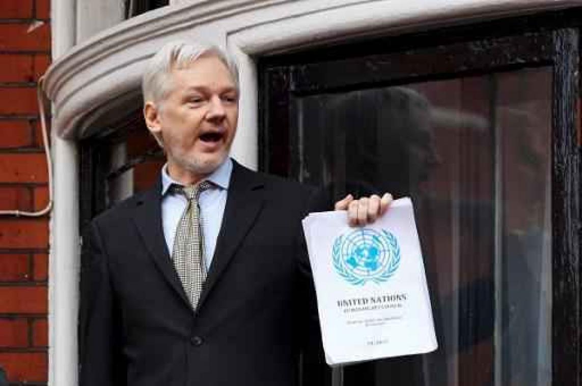 Verdediging Assange wil intrekking arrestatiebevel met nieuwe hoorzitting