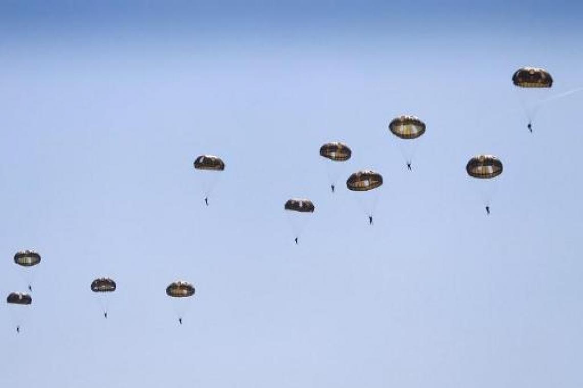 Belgische parachutisten namen deel aan massasprong in Sainte-Mère-Eglise