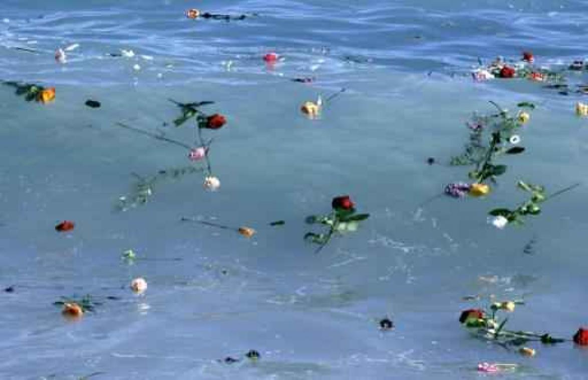 Italië wil vluchtelingenschip met "minstens 400 lijken" bergen