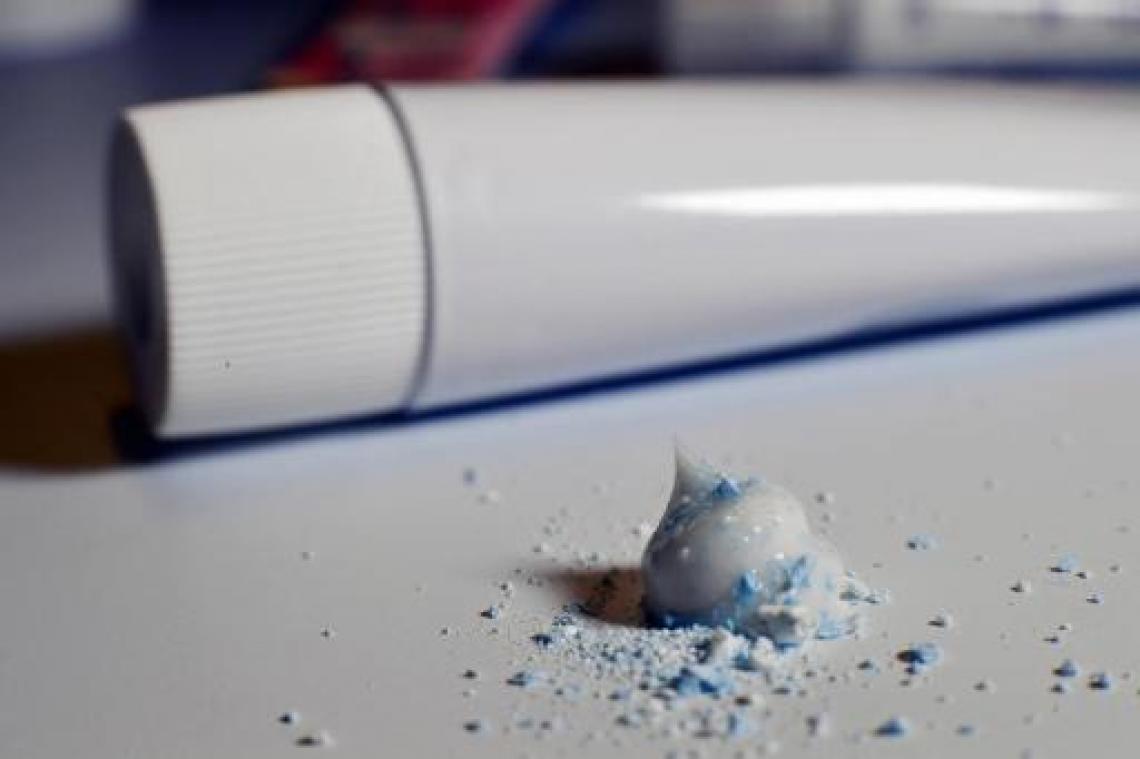 Gemiddeld persoon eet of drinkt 5 gram plastic per week