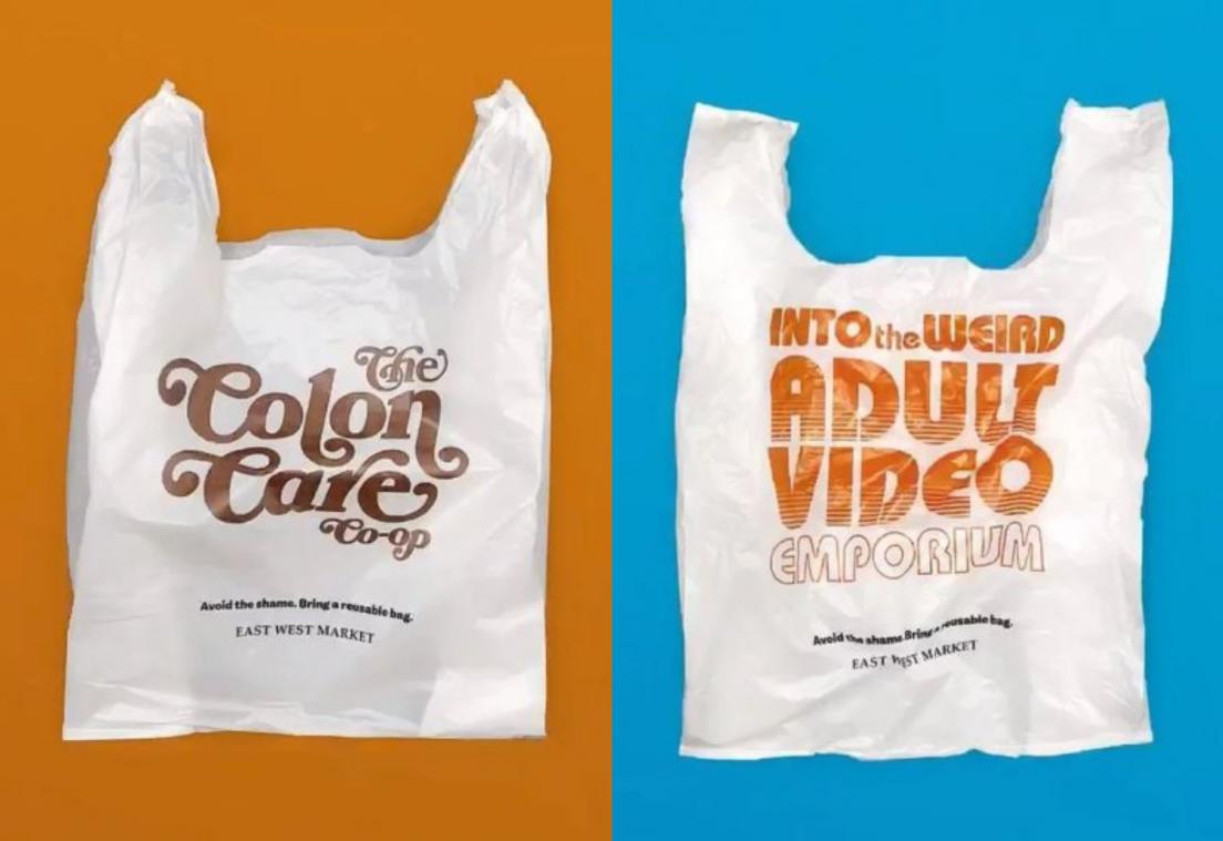 Gênante opschriften op plastic zakjes moeten afval tegengaan