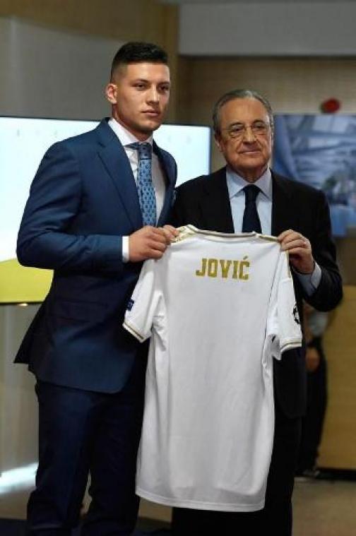Luka Jovic tekent voor zes seizoenen bij Real: "Ik ben het gelukkigste kind ter wereld"