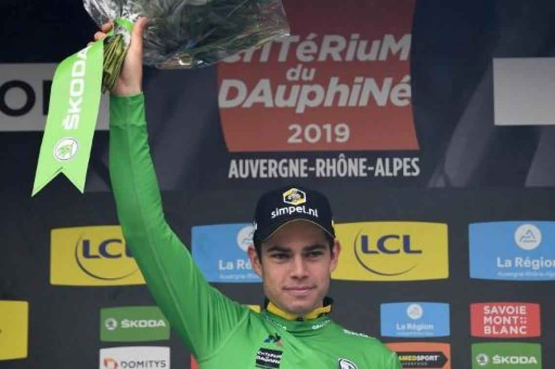 Van Aert snelt in Dauphiné naar winst in tijdrit, Yates neem leiderstrui over van Teuns