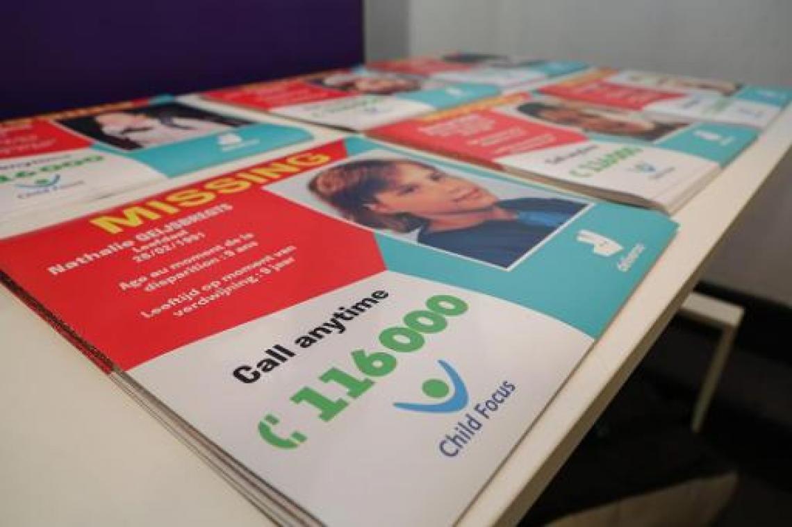 Opsporingsberichten Child Focus voortaan ook te zien in stations en treinen