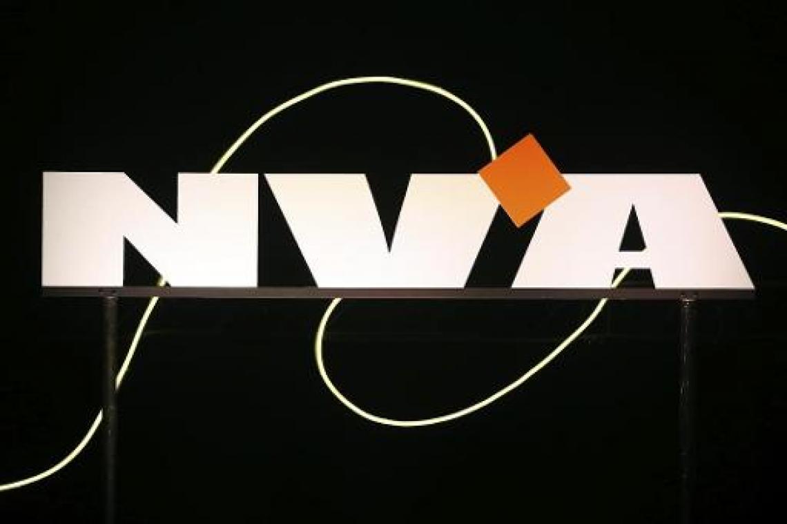 N-VA en CD&V moeten elk 30 mensen ontslaan