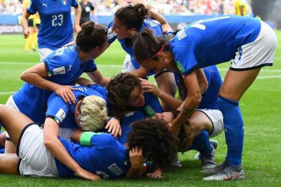WK vrouwenvoetbal - Engeland en Italië plaatsen zich voor achtste finales
