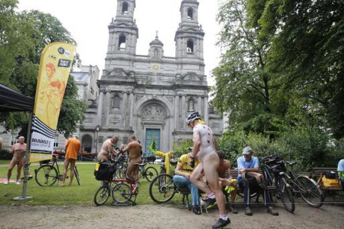 Honderdtal naaktfietsers doorkruist Brussel