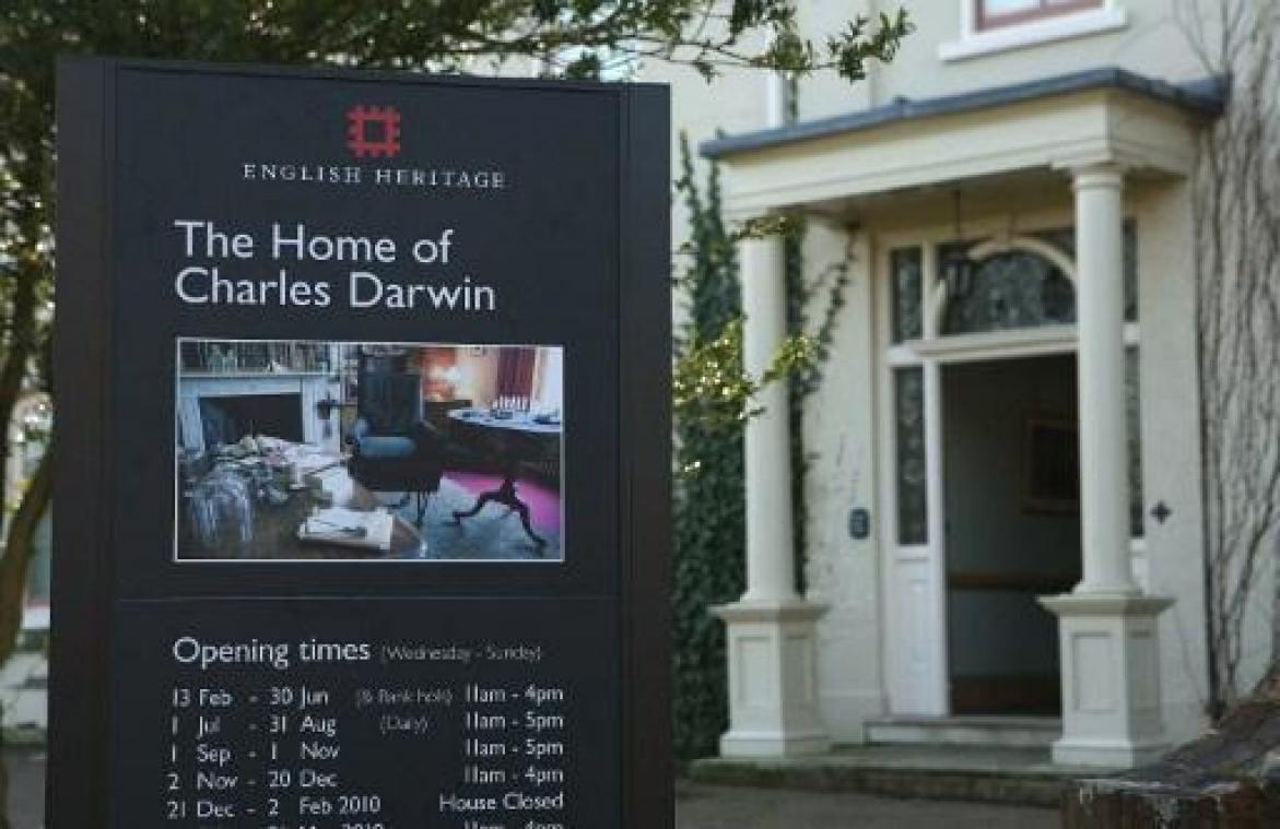 Eerste editie van "Origin of Species" van Darwin verkocht voor half miljoen dollar
