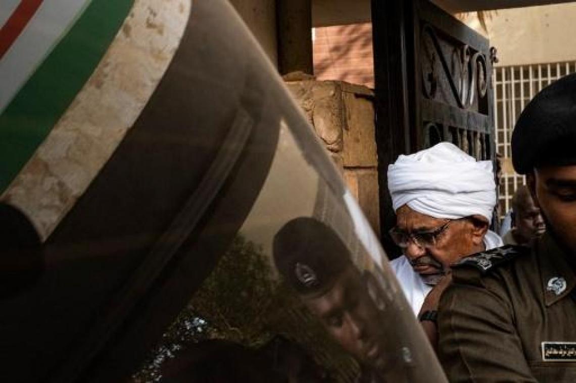 Crisis Soedan: Al-Bashir naar parket gebracht