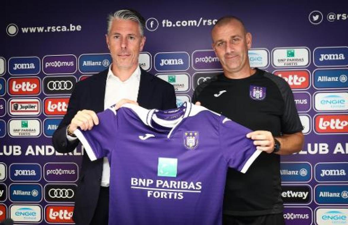 Anderlecht stelt Simon Davies officieel voor als hoofdcoach
