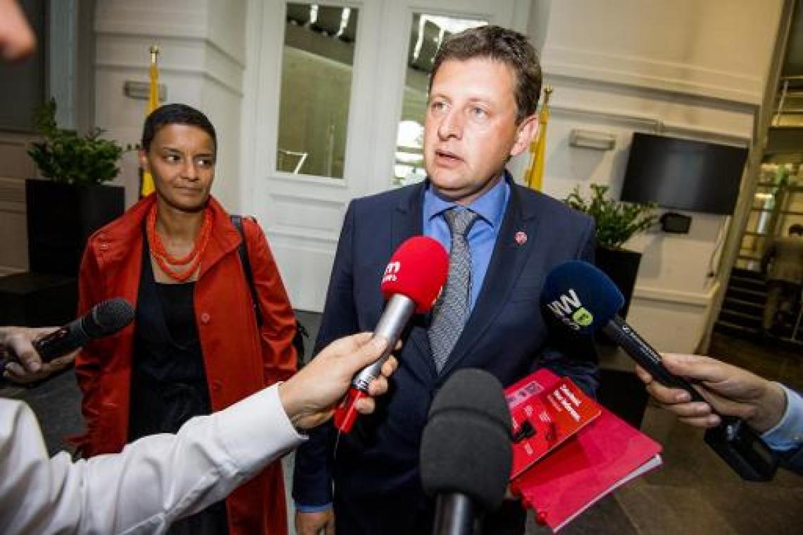 Sp.a-voorzitter Crombez biedt ontslag aan