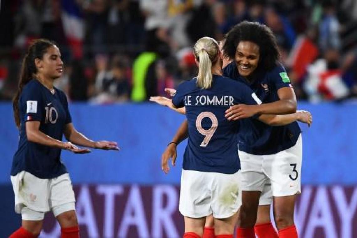 WK vrouwenvoetbal - Frankrijk als groepswinnaar naar achtste finales