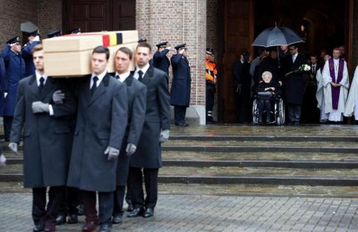 Eerste dertig uitvaartmedewerkers studeren af