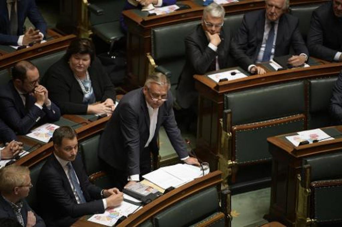Dewael zit installatievergadering voor vanop zijn eigen plaats