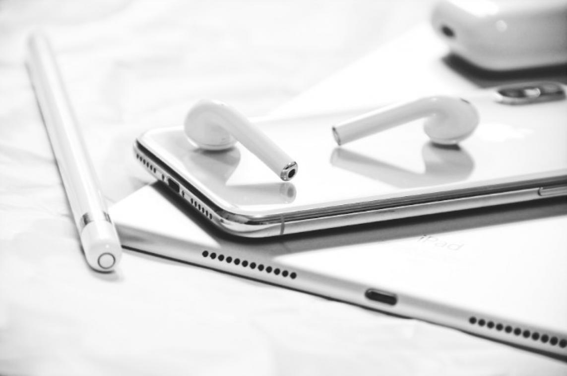 BIZAR. Mensen hebben blijkbaar seks terwijl ze hun Airpods dragen