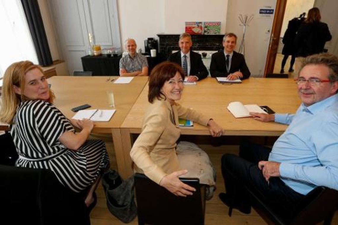 Brusselaars starten maandag onderhandelingen over nieuwe regering