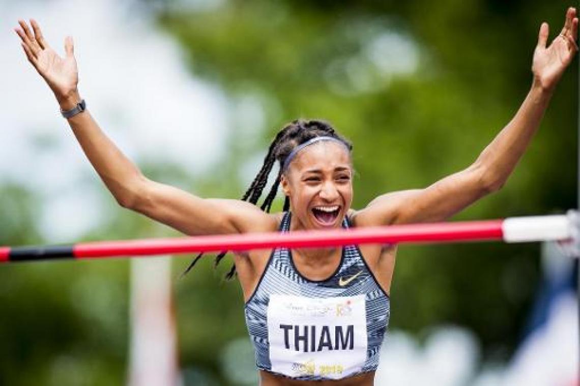 Thiam wipt bij hoogspringen over 2m02, een wereldrecord in de zevenkamp