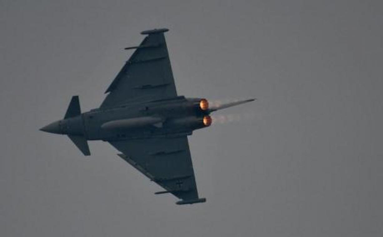 Duitse Eurofighters botsen in de lucht, piloten kunnen zich redden