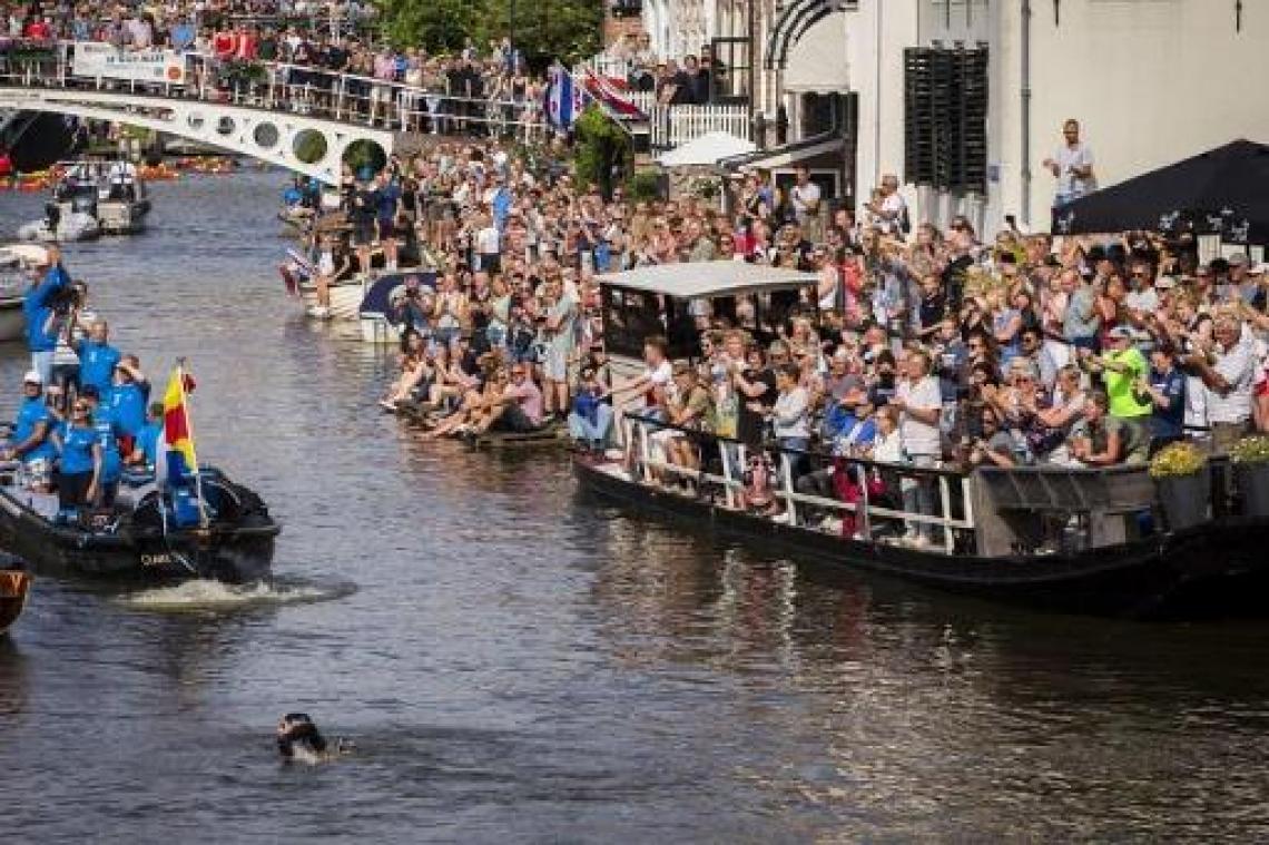 Nederlandse zwemmer voltooit Elfstedenzwemtocht