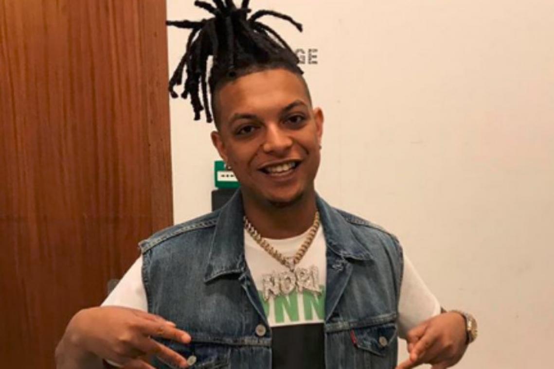 Ronnie Flex legt optreden stil na bierdouche: "Ben geen voetbalveld"