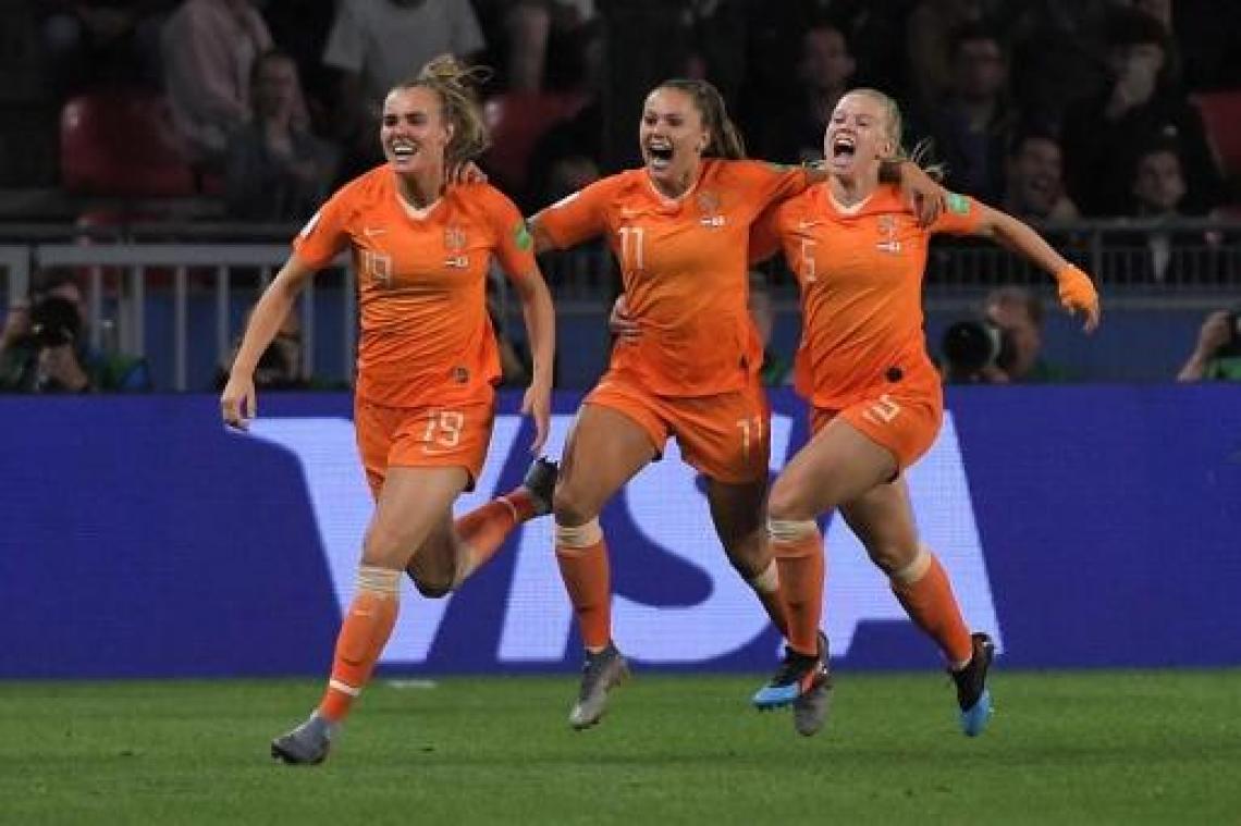WK vrouwenvoetbal - Lieke Martens trapt Nederland in slotminuut naar laatste acht