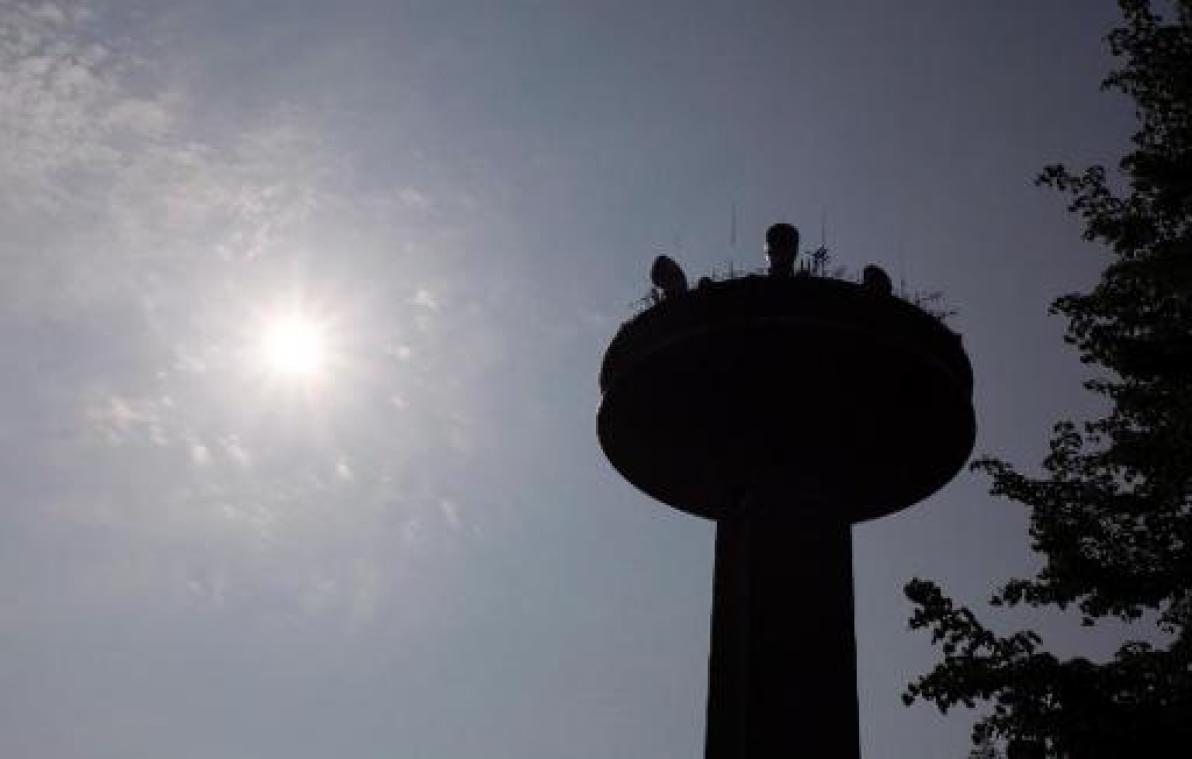 VRT-toren kleurt geel voor Eddy Merckx en Tour