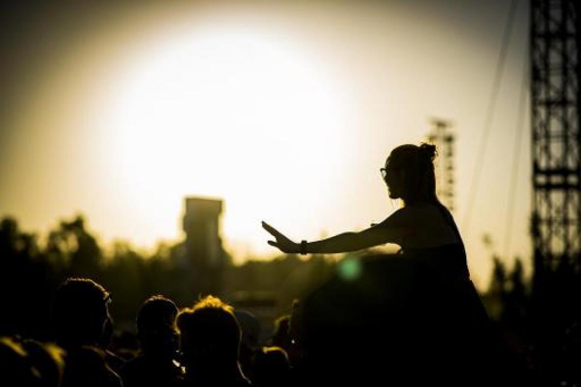 R - Rock Werchter: Whispering Sons maakt indruk op tweede festivaldag